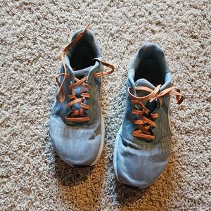 Altra Rivera, size 7.5